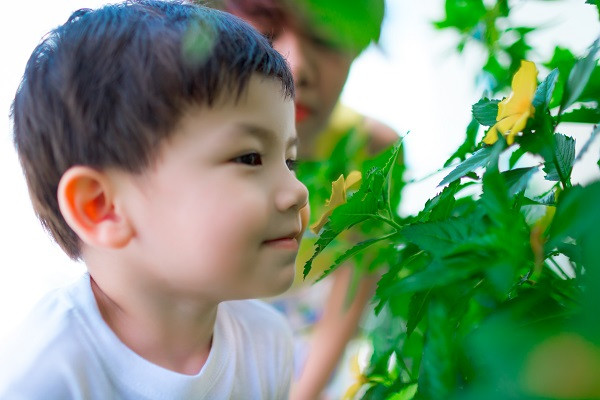 Ngộ nghĩnh khi con chơi trò chơi kích thích giác quan ảnh 4 Ngộ nghĩnh khi con chơi trò chơi kích thích giác quan ảnh 4