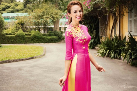 Nét yêu kiều của Hoa hậu du lịch Ngọc Diễm trong tà áo dài - Ảnh 1 Nét yêu kiều của Hoa hậu du lịch Ngọc Diễm trong tà áo dài - Ảnh 1