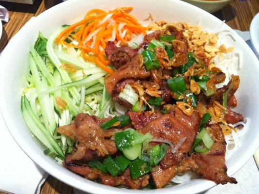 Cách làm bún thịt nướng thơm lừng cho bữa sáng