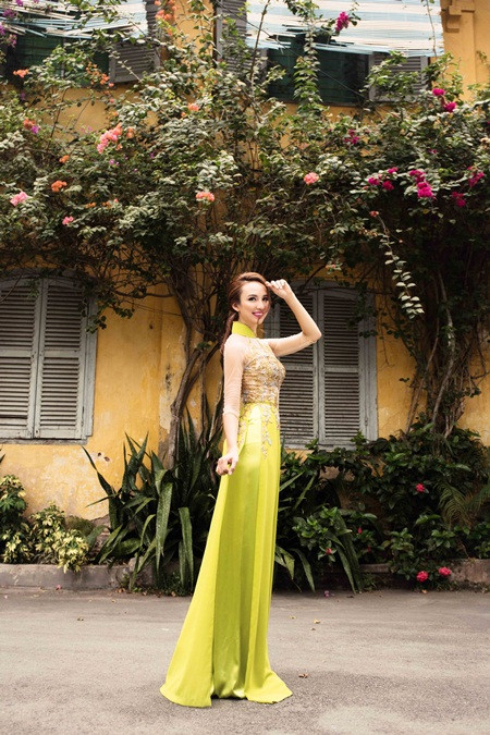 Nét yêu kiều của Hoa hậu du lịch Ngọc Diễm trong tà áo dài - Ảnh 4 Nét yêu kiều của Hoa hậu du lịch Ngọc Diễm trong tà áo dài - Ảnh 4