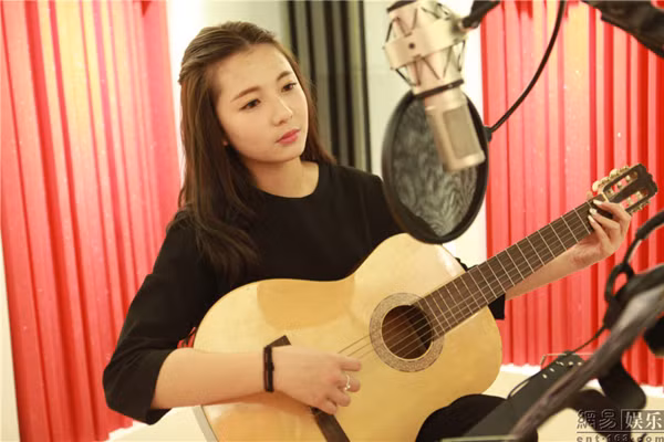 lop-dao-tao-ngoi-sao-mang-xa-hoi-o-trung-quoc-5