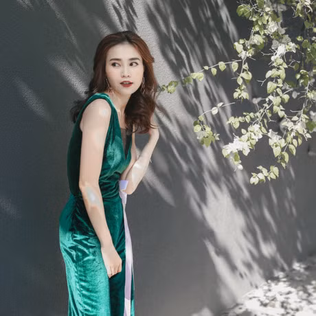 Dien vien Lan Ngoc khoe street style tre trung - Anh 5