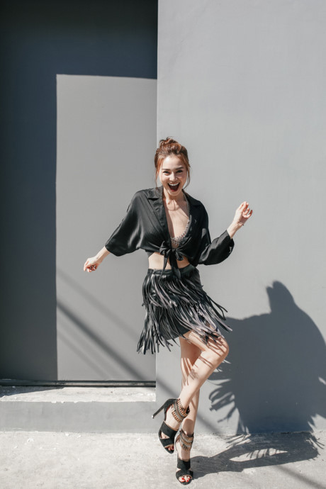 Diễn viên Lan Ngọc khoe street style trẻ trung - Ảnh 14 Dien vien Lan Ngoc khoe street style tre trung - Anh 14