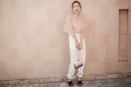 Diễn viên Lan Ngọc khoe street style trẻ trung - Ảnh 2 Dien vien Lan Ngoc khoe street style tre trung - Anh 2