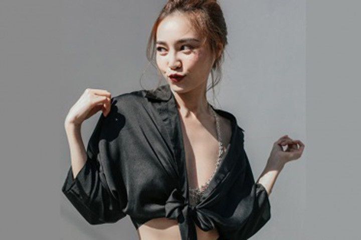 Diễn viên Lan Ngọc khoe street style trẻ trung