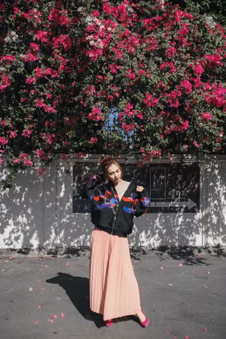 Dien vien Lan Ngoc khoe street style tre trung - Anh 3