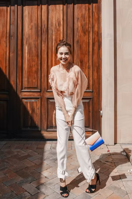 Dien vien Lan Ngoc khoe street style tre trung - Anh 1