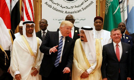 Bài phát biểu lay động thế giới Hồi giáo của ông Trump - Ảnh 2 Bai phat bieu lay dong the gioi Hoi giao cua ong Trump - Anh 2