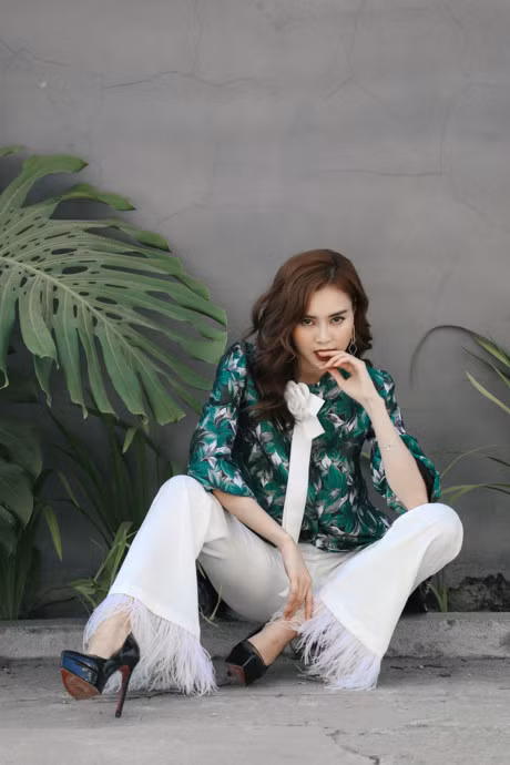 Dien vien Lan Ngoc khoe street style tre trung - Anh 11