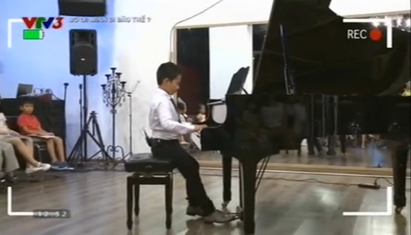 Bố ơi Mình đi đâu thế chia tay đầy cảm động và tiếc nuối