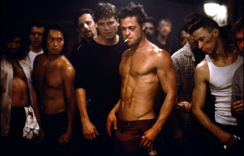 Hình thể trở thành biểu tượng của Brad Pitt trong phim "Fight Club".
