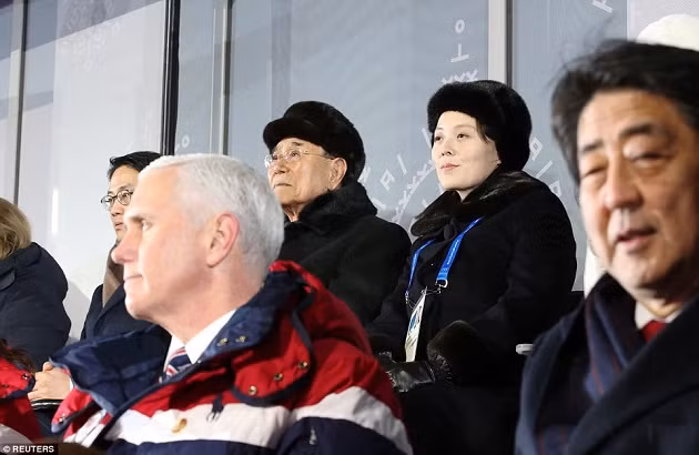 Em gái Kim Jong un ngồi không xa Phó Tổng thống Mỹ