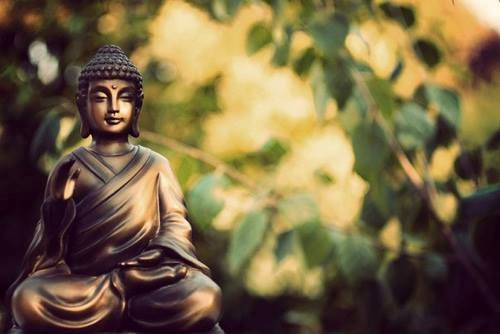 Đức Phật day về: Nhân quả đẹp, xấu, nghèo, sang hèn của phụ nữ