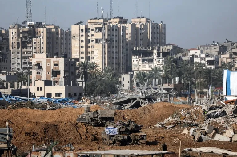 Xe tăng Israel tham gia cuộc xung đột giữa Israel và Hamas ở Gaza. (Ảnh: Ronen Zvulun/Reuters)