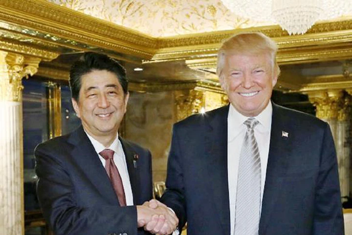 Thủ tướng Abe: "Tôi hoàn toàn tin tưởng vào ông Trump"