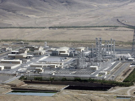 Iran sẵn sàng giảm dự trữ nước nặng nhằm tuân thủ thỏa thuận hạt nhân - Ảnh 1 Iran san sang giam du tru nuoc nang nham tuan thu thoa thuan hat nhan - Anh 1