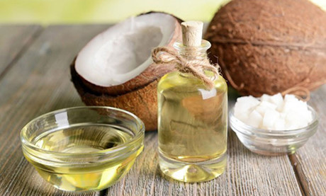 Làn da bị phá hủy vì thói quen dùng dầu dừa sai cách của hàng nghìn chị em - Ảnh 1 Lan da bi pha huy vi thoi quen dung dau dua sai cach cua hang nghin chi em - Anh 1
