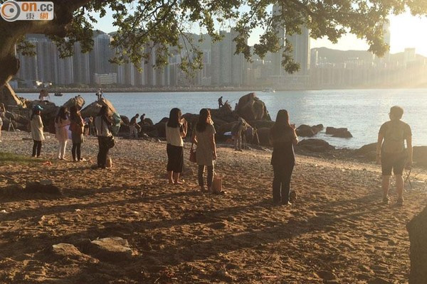 Cách giảm cân mới: nhìn chằm chằm vào mặt trời ảnh 2