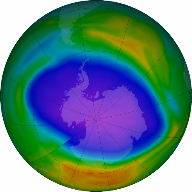 Lỗ hổng tầng ozone ở Nam Cực.