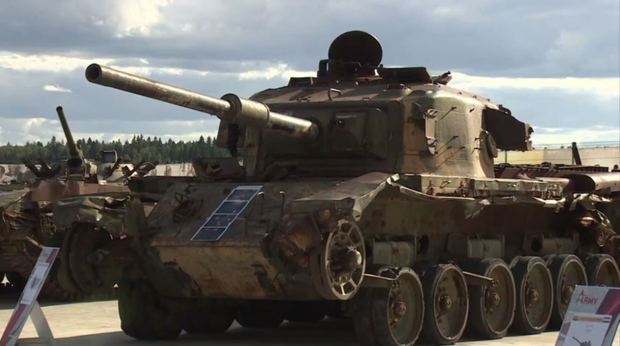 Chiếc xe tăng Centurion của Anh cũng nằm trong số những chiến lợi phẩm. Cỗ máy này dường như bị quân đội Israel bỏ lại trong cuộc chiến Yom Kippur và phiến quân đã sử dụng lại trong trận chiến ở Syria. Chiếc xe tăng Centurion của Anh cũng nằm trong số những chiến lợi phẩm. Cỗ máy này dường như bị quân đội Israel bỏ lại trong cuộc chiến Yom Kippur và phiến quân đã sử dụng lại trong trận chiến ở Syria.