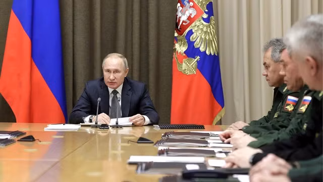 TT Nga Putin trong một cuộc họp.