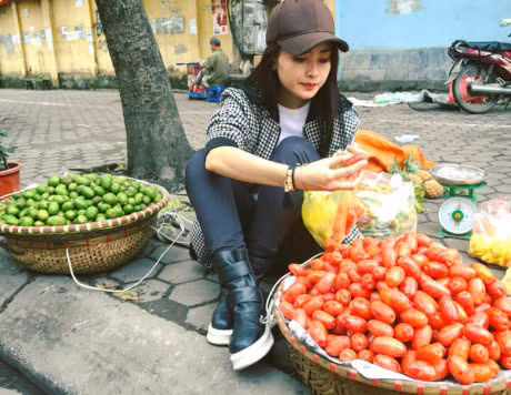 Choang hinh anh doi thuong nhi nhanh cua MC Mu Tat -Huyen Trang - Anh 11