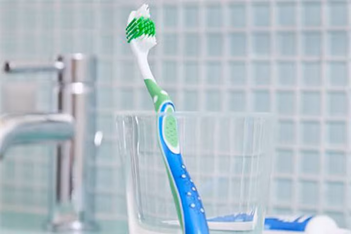 Sử dụng bàn chải đánh răng thế nào?