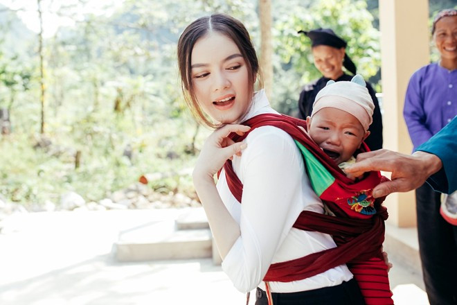 Lý Nhã Kỳ xây trường mầm non cho trẻ em miền núi