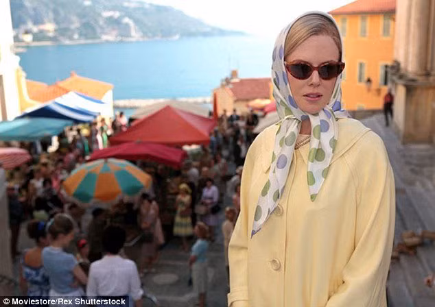 Nicole Kidman trong vai công nương Grace Kelly trong phim truyền hình 