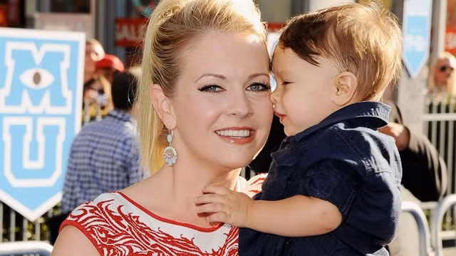  Điều quan trọng nhất hiện tại của cô phù thủy nhỏ là tổ ấm cùng chồng và 3 đứa con. 