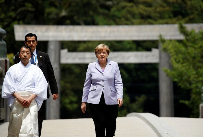 Thủ tướng Abe dẫn lãnh đạo G7 thăm đền thiêng nhất nước Nhật ảnh 3