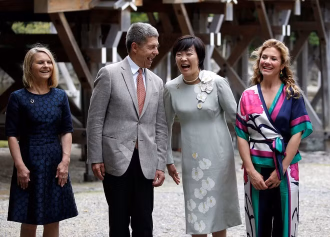 Thủ tướng Abe dẫn lãnh đạo G7 thăm đền thiêng nhất nước Nhật ảnh 9