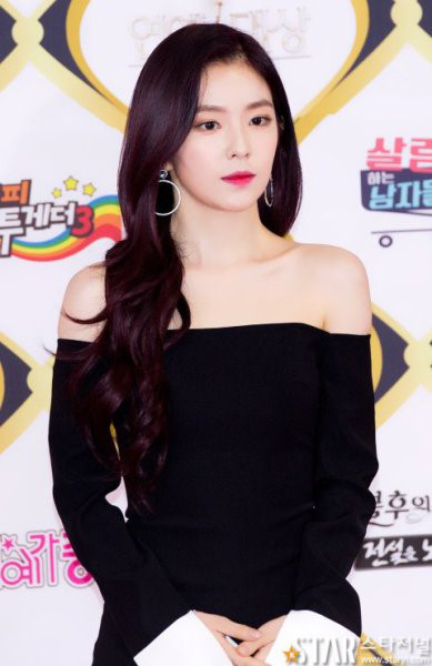 Chỉ trong một tháng, vẻ đẹp xuất chúng của Irene 4 lần gây xôn xao - Ảnh 5 Chi trong mot thang, ve dep xuat chung cua Irene 4 lan gay xon xao - Anh 5