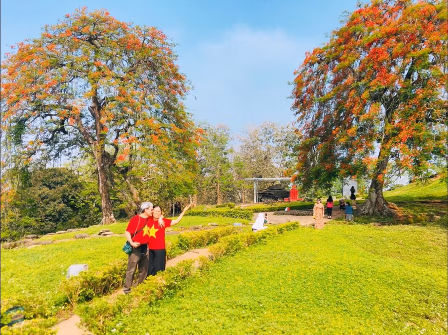 Đồi A1 được ví như "ngọn đồi lửa" mỗi độ tháng 5 về.