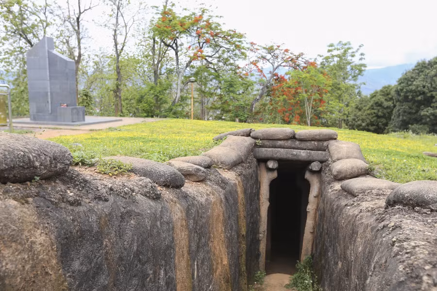 Quân ta đã làm chủ hoàn toàn cứ điểm A1 vào 4 giờ 30 phút, sáng ngày 7/5/1954, đánh dấu ngày tận số của quân viễn chinh Pháp trên chiến trường Điện Biên Phủ.