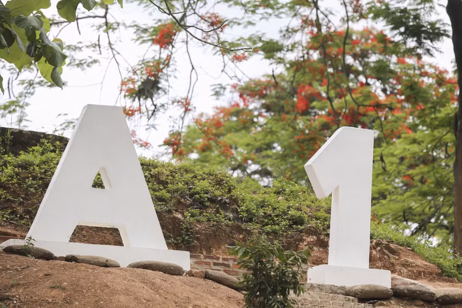 Di tích A1 (cứ điểm Elian 2) nằm cạnh quốc lộ 279 (đường Võ Nguyên Giáp) thuộc phường Mường Thanh - thành phố Điện Biên Phủ, tỉnh Điện Biên.