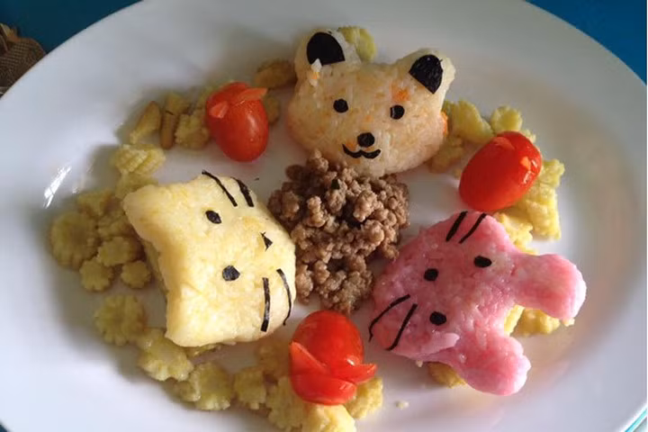 Mách mẹ thông minh cách trang trí món ăn siêu đẹp, bé biếng ăn đến mấy cũng thèm