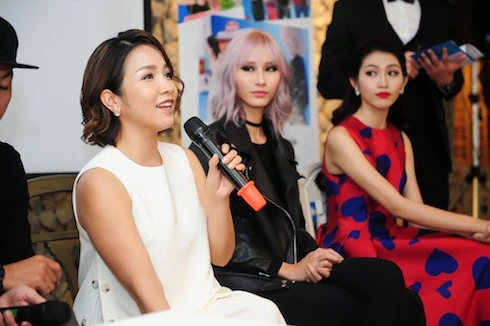 Diva Mỹ Linh trẻ trung bất ngờ bên "Biệt đội siêu mẫu"