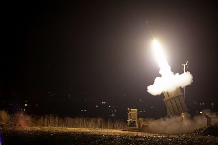 "Vòm Sắt" của Israel chặn đứng tên lửa Ai Cập