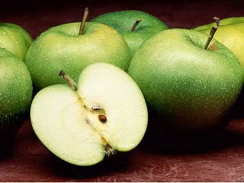 Táo xanh chứa nhiều chất dinh dưỡng và khoáng chất thiết yếu.
