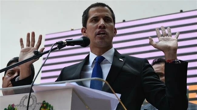 Lãnh đạo phe đối lập là ông Juan Guaido.