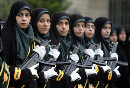 Sự khác nhau của nữ chiến binh từ quân đội các nước trên thế giới Iran