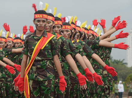 Sự khác nhau của nữ chiến binh từ quân đội các nước trên thế giới Indonesia