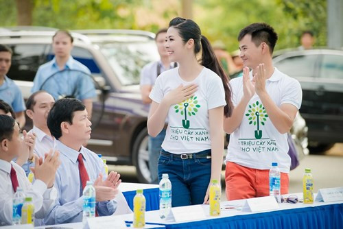 Ngọc Hân, Xuân Bắc trồng cây ở ngã ba Đồng Lộc - ảnh 3