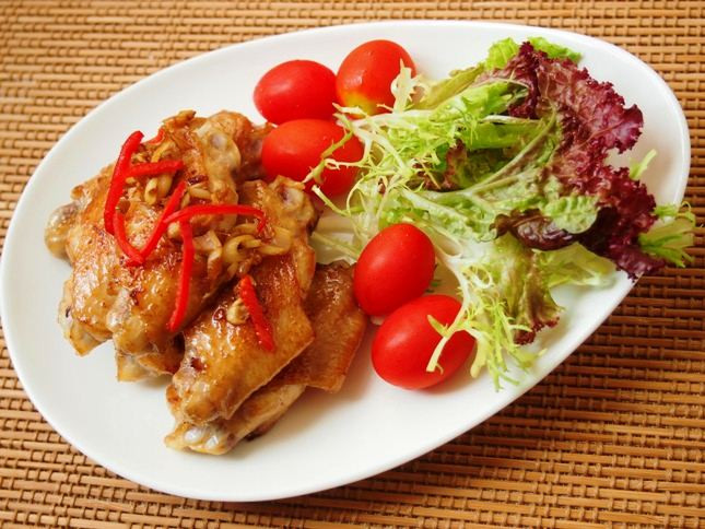 Cánh gà chiên sả hấp dẫn, dễ làm ảnh 7 Cánh gà chiên sả hấp dẫn, dễ làm - 7