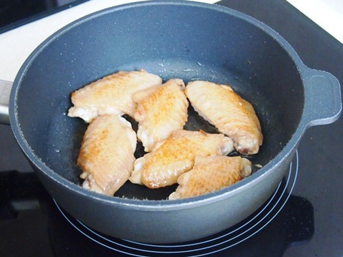 Cánh gà chiên sả hấp dẫn, dễ làm ảnh 5 Cánh gà chiên sả hấp dẫn, dễ làm - 5