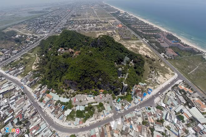 Ngọn núi đẹp nhất Ngũ Hành Sơn nhìn từ bầu trời