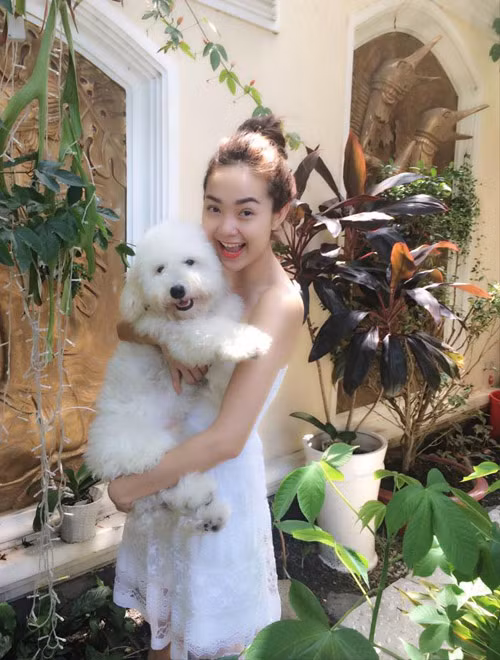 Hà Tăng cưng nựng cún như con ảnh 8