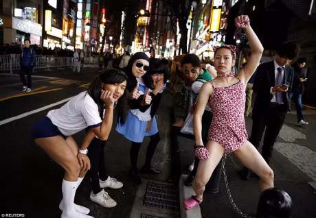 Toan canh the gioi don nam moi 2017 voi khong khi tuoi vui va phao hoa ruc ro - Anh 24