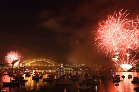 Toan canh the gioi don nam moi 2017 voi khong khi tuoi vui va phao hoa ruc ro - Anh 9